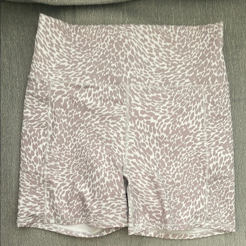 Vuori Brown and White Bike Shorts High-Waisted Fitted Design